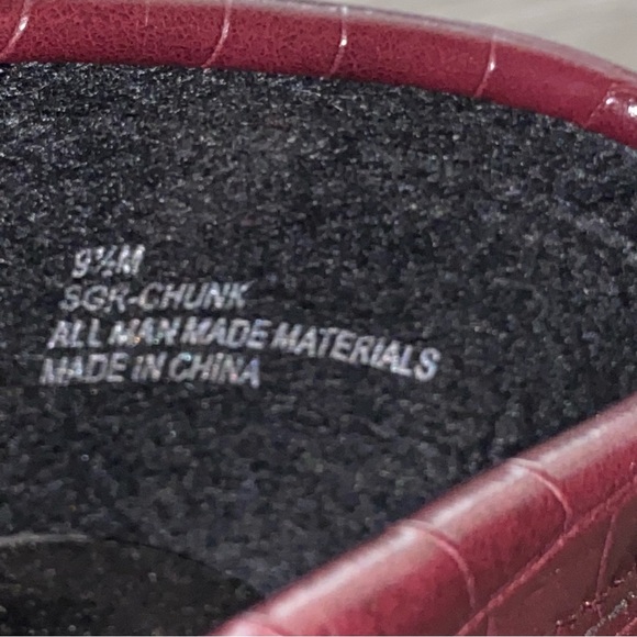 Sugar Chunk Croc Loafers - Picture 11 of 12